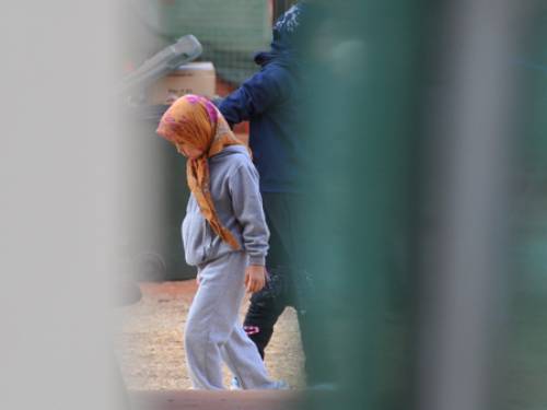 Leonora chief executive Jim Epis understands 75 asylum seekers, aged between 14 and 17, will move into the detention centre this week. (AAP)