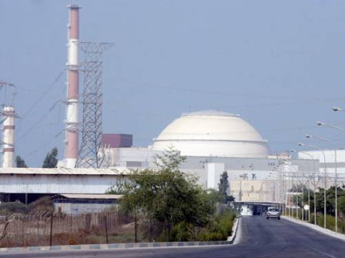 Iran signalled that it is ready to hit back hard at sanctions threatening its economy, by announcing it has halted its limited oil sales to France and Britain. (AAP)