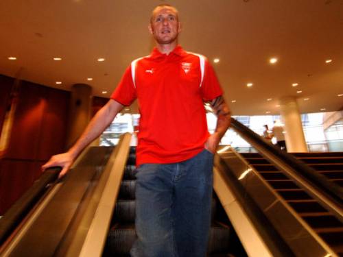 Commenting on his Twitter account the former St Kilda, Hawthorn and Sydney Swans ruckman was less than sympathetic over the person at the centre of the case. (AAP)