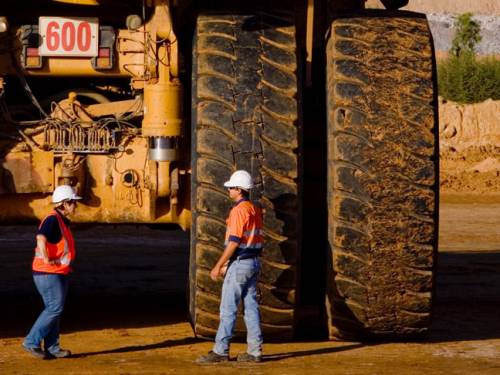 Coal jobs safe under carbon scheme, Climate Change Minister Greg Combet says. (AAP) 