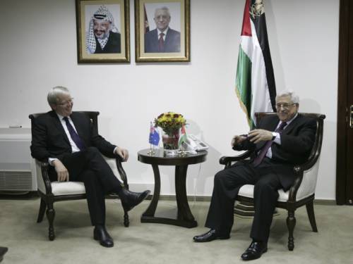 Rudd met Palestinian Authority President Abbas on the sidelines of the UN. (AAP) 