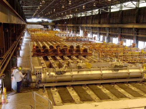 Australian Workers Union (AWU) Victorian secretary Cesar Melhem said Alcoa was the state's largest exporter and any decision to close the smelter would be a major blow to Geelong. (AAP)