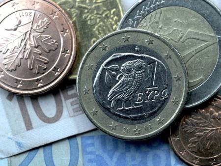 EU 'wants Greece to stay in eurozone'