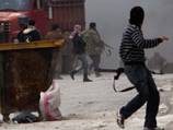 UN observers caught up in Syrian violence