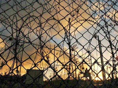 Detainees have reportedly broken out of a centre in Darwin. (AAP)