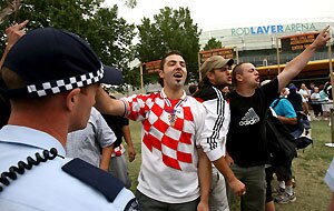 croatianfans_ausopen07_100119_epa_BLOG_1969801821