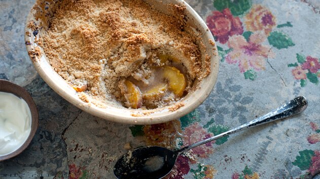 Peach and almond crumble
